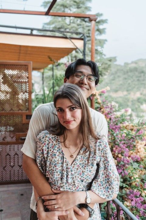 Wedding couple in Granada with the Alhambra