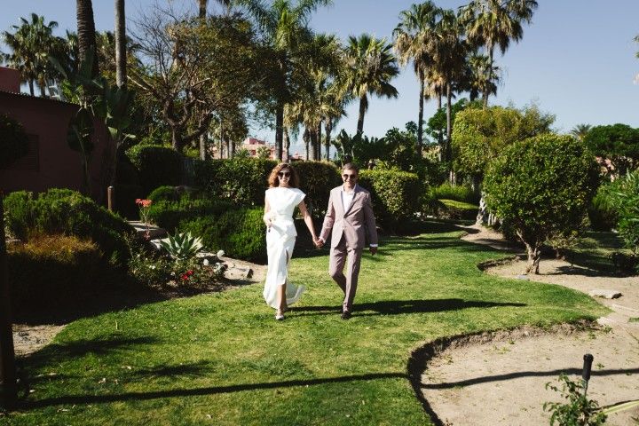 candid moment - Paulis & Laura - Summer wedding in Tikitano Beach Restaurant & Lounge, Estepona