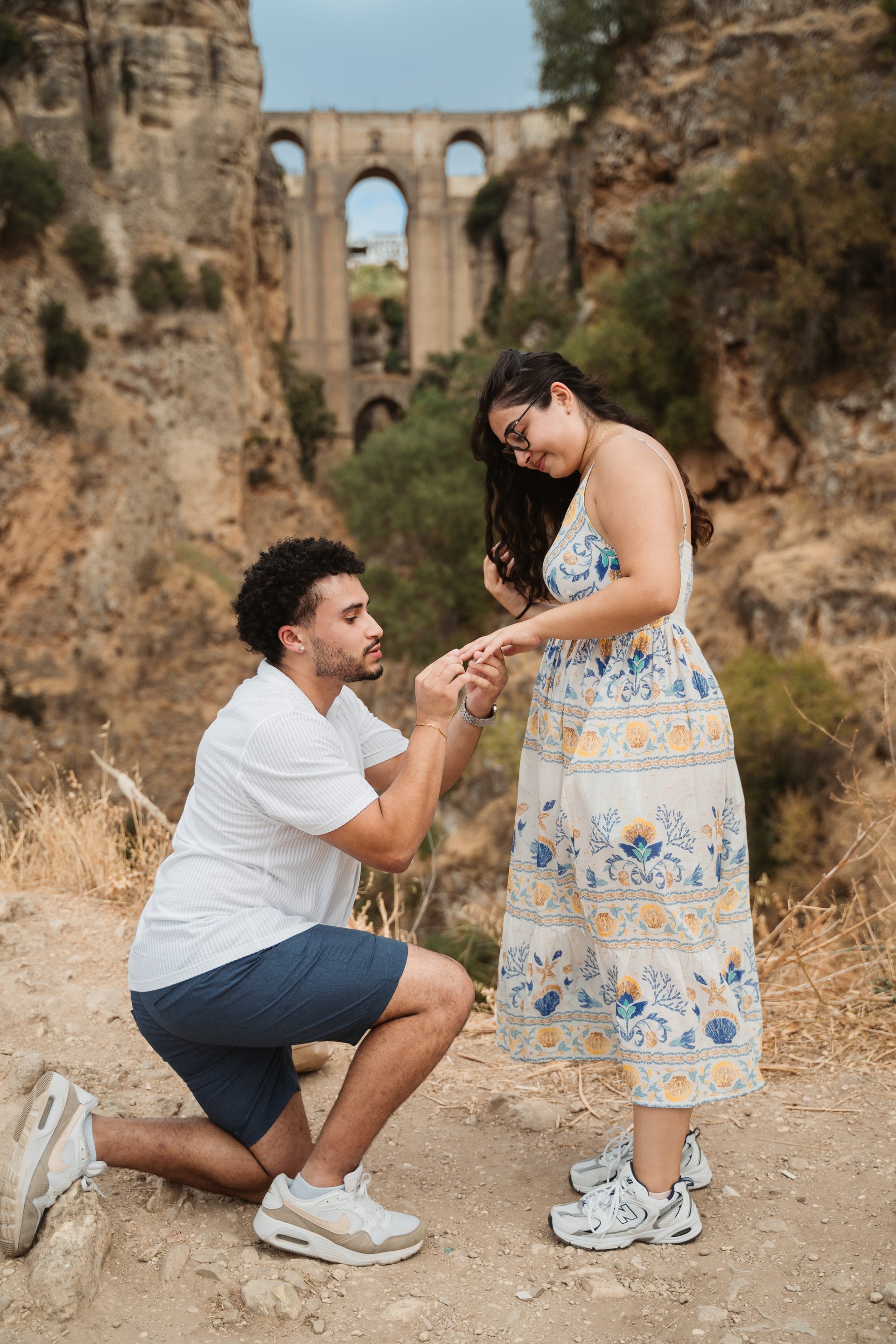 Surprise proposal photos in Ronda in natural light