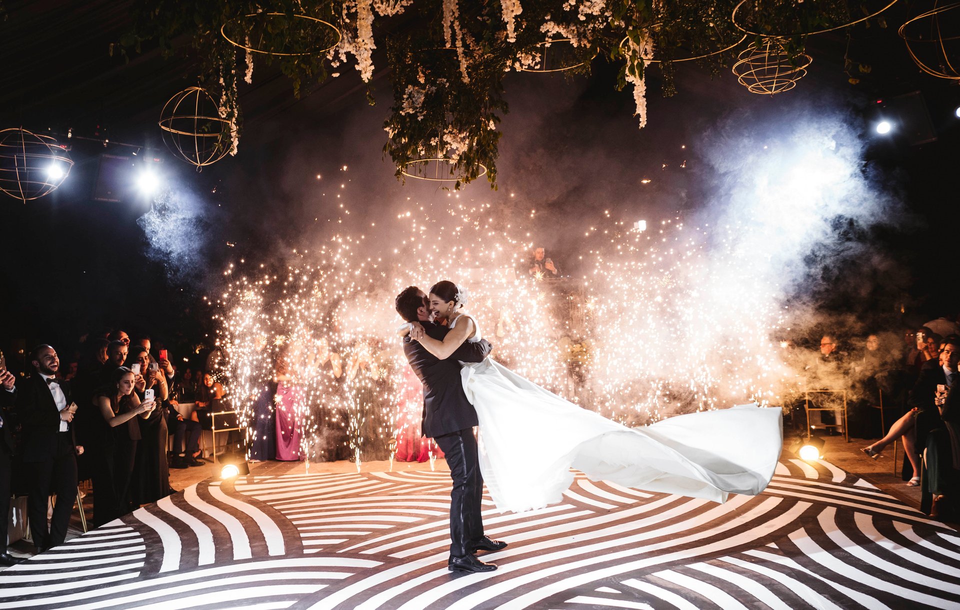 Wedding film stills in Málaga in natural light