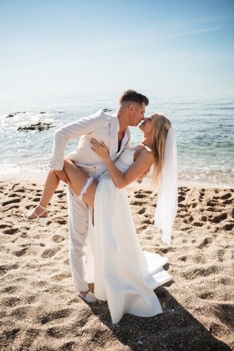 getting ready - Arthur & Dace - Summer wedding in Benalmádena Coast, Benalmádena