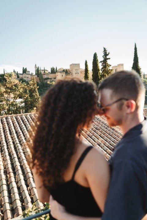 Couple session photos in Granada in natural light