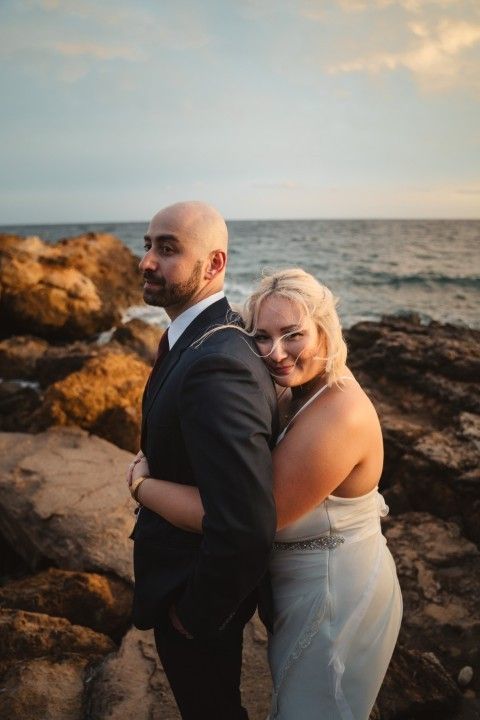 Wedding photography in Málaga at sunset, by the sea