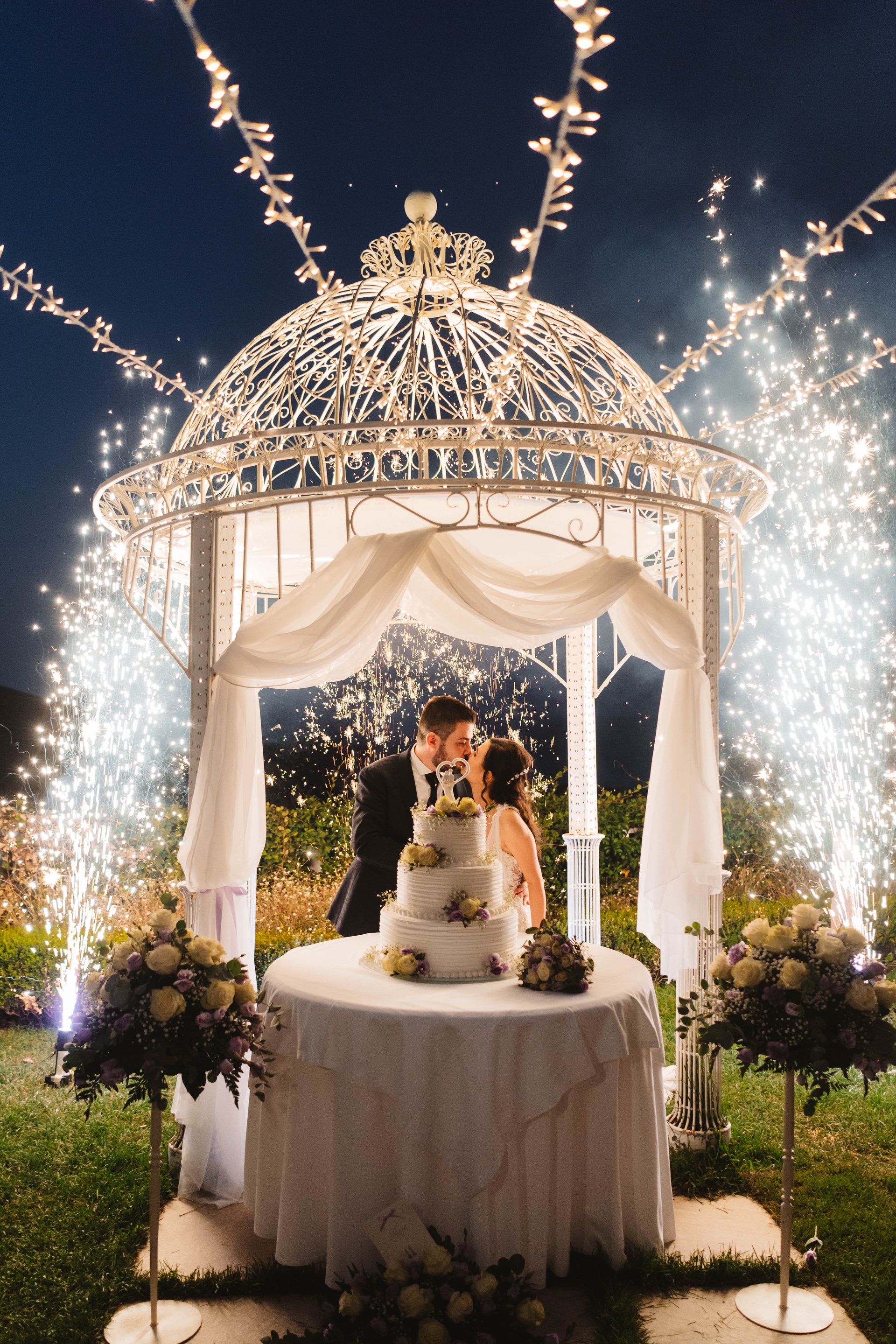Wedding film stills in Málaga in natural light